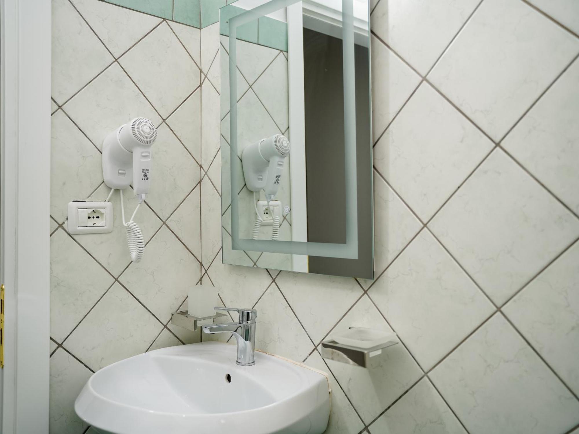 Hotel Deve Mar Borsh