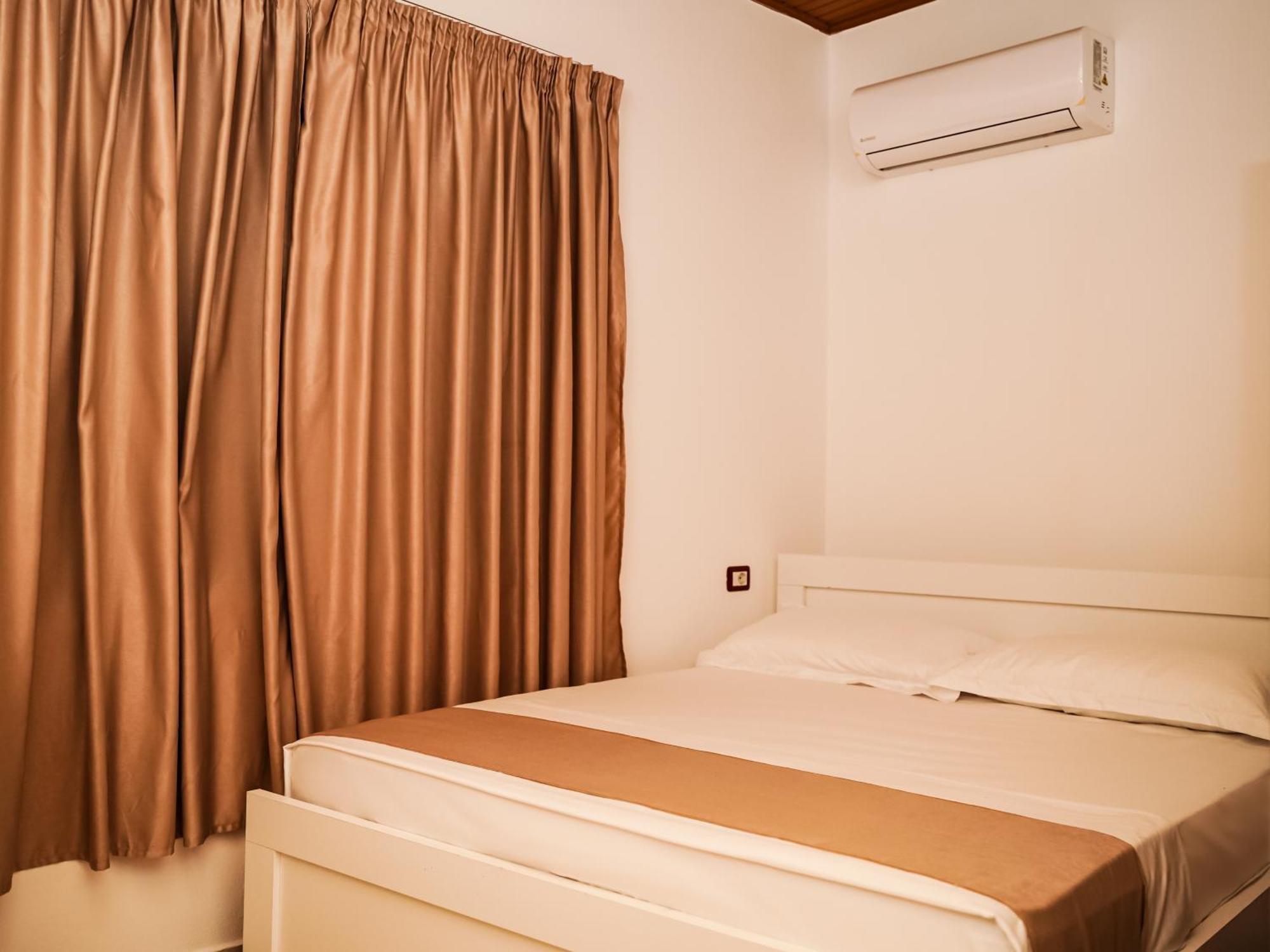 Hotel Deve Mar Borsh